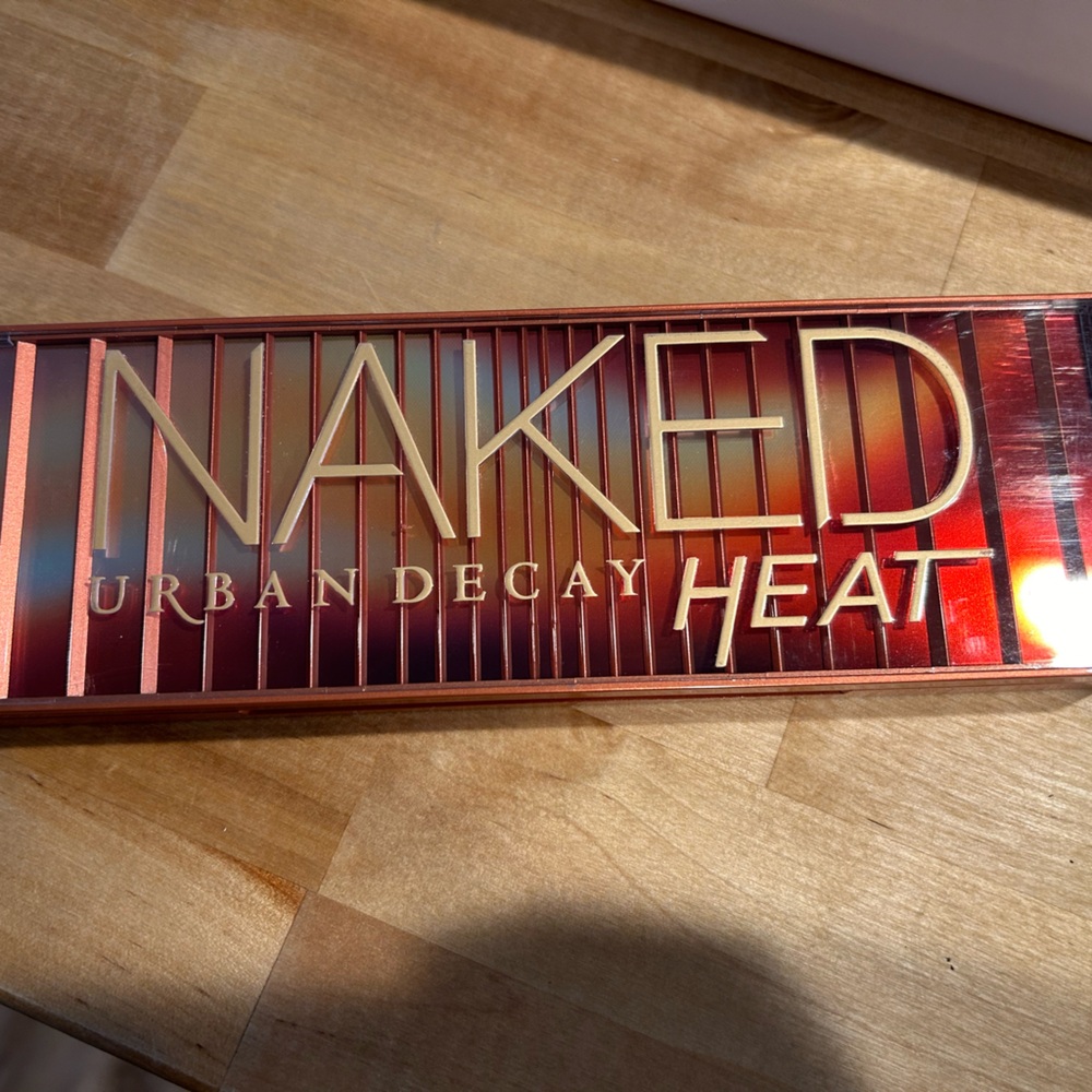 Urban decay naked heat eyeshadow palette